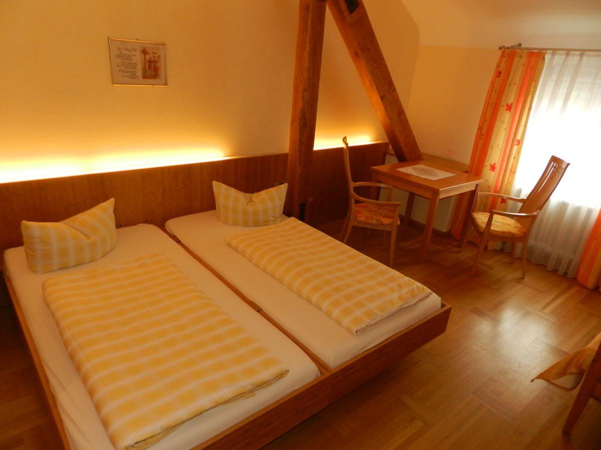 Gasthaus-Pension Zum Kreuz Штюлінген Екстер'єр фото
